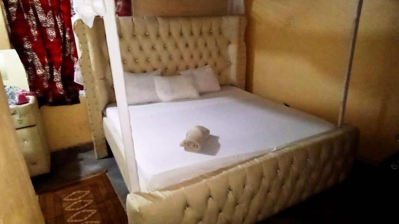Baba Lao Hotel マリンディ エクステリア 写真