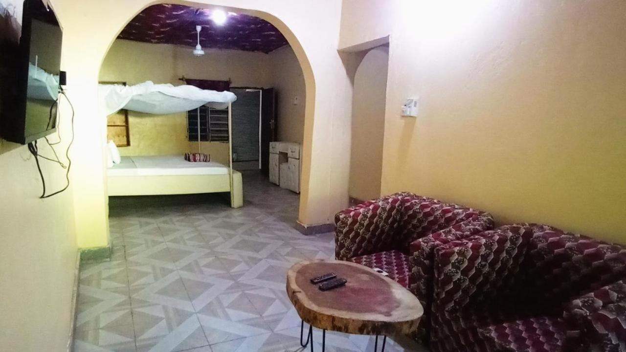 Baba Lao Hotel マリンディ エクステリア 写真
